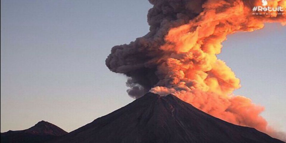 Explosión del Volcán de Colima