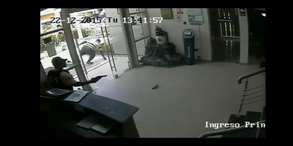 Video: robo a banco peruano deja a policía muerto