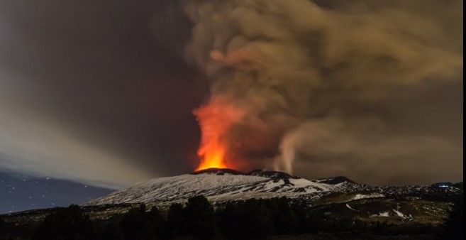 Video: espectacular erupción del Volcán Etna