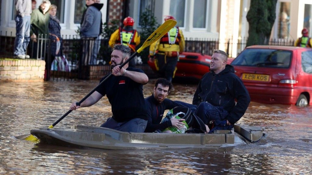 Imágenes: lluvias provocan inundaciones en Reino Unido - WireAP_68dadfbaad1b446fb1f51ccd115cbe8c_16x9_1600-1024x576