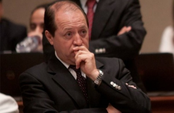 Baños y De Swaan pelean en Twitter