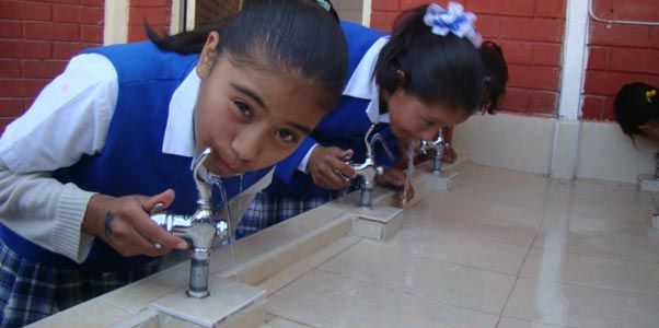 Adelantan fin de ciclo escolar 2015-2016 en Sonora - bebedero-escuela