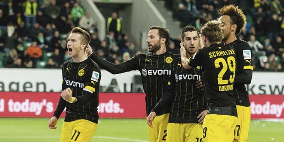 Dortmund gana y se acerca al Bayern