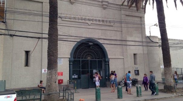 Dos internos mueren tras riña en cárcel de Chile