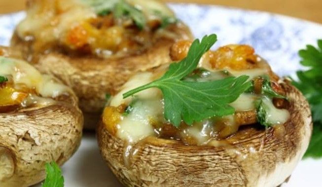 Las 5 recetas para innovar en su cena de fin de año - champiñones-rellenos