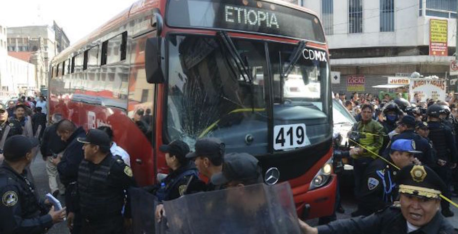 Choque de Metrobús deja siete heridos Choque de Metrobús deja siete heridos