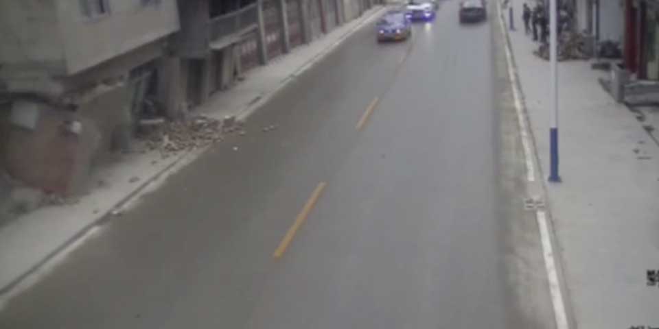 Video: lluvias causan deslave en China