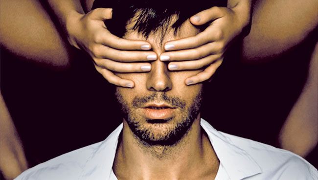 Enrique Iglesias causa polémica en Sri Lanka