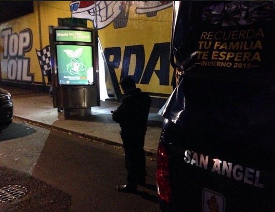 Atentan contra otro anuncio luminoso en la CDMX