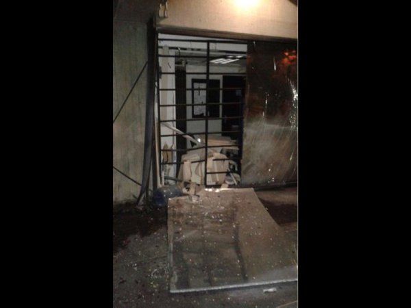 Explosión de artefacto daña banco en Caracas - explosion-caf-caracas-1