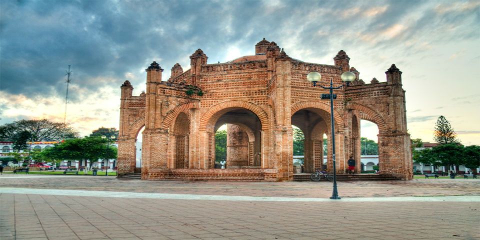 Clausuran 17 bares por operar de forma irregular en Chiapas