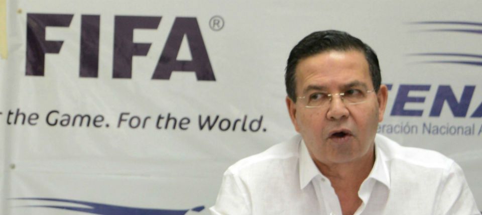 Expresidente de Honduras se entrega en Estados Unidos