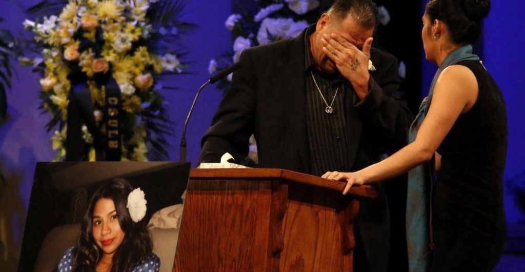 Se realiza funeral de mexico-estadounidese víctima de atentados de París - funeral-2-1024x530