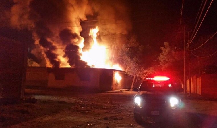 Se incendia finca en Tonalá