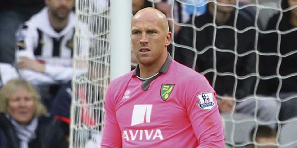 Video: portero del Norwich involucrado en riña durante la madrugada