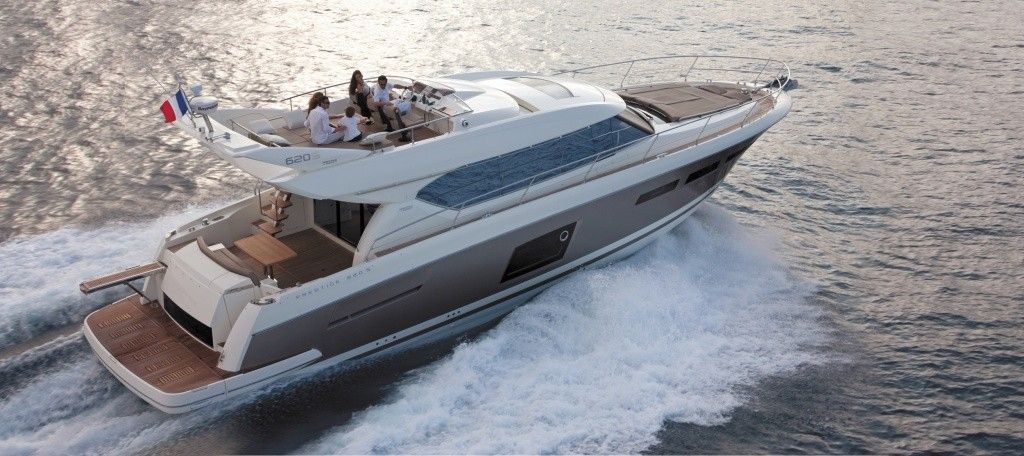 Exdueño de Ficrea invirtió en obras de arte - luxury-yachts-PRESTIGE_620_S_1-1024x456