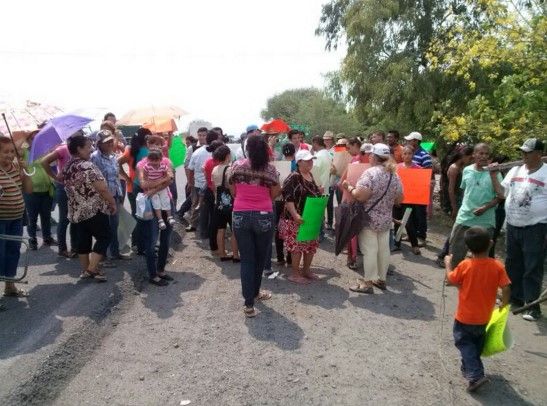 Habitantes de La Ruana bloquean entrada a comunidad