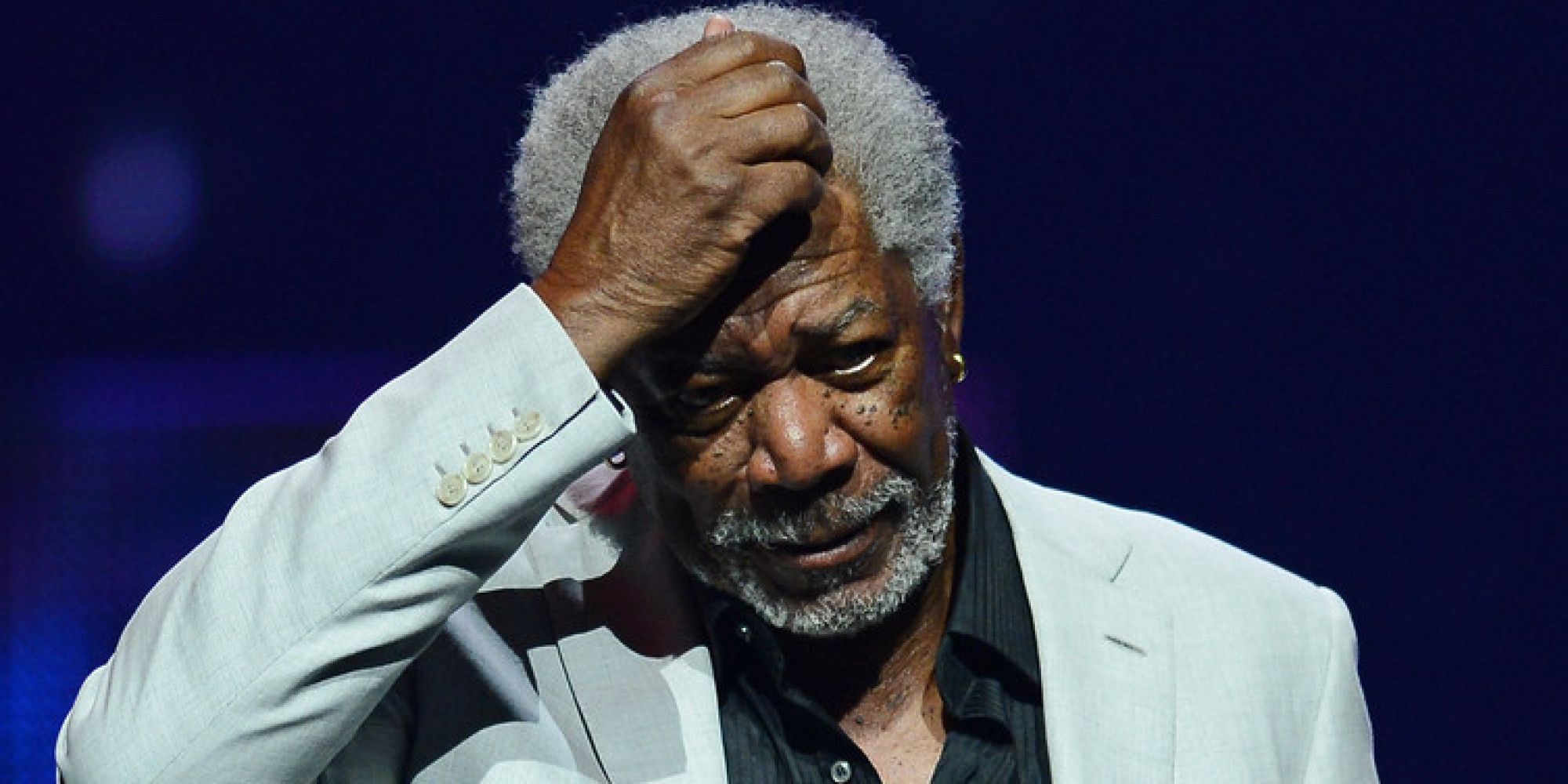 Aterriza de emergencia avión de Morgan Freeman