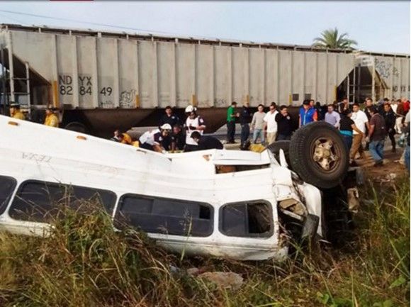 Choque de tren y autobús deja 5 muertos en Sinaloa - nn1
