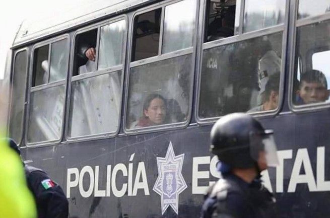 Liberan a 22 normalistas por falta de pruebas