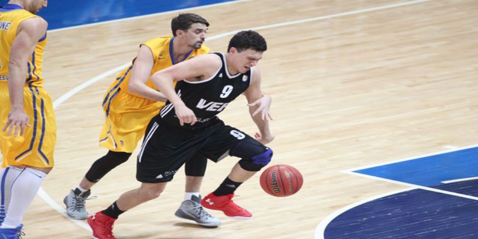 Mexicano anota 35 puntos en partido de basquetbol de la VTB United League