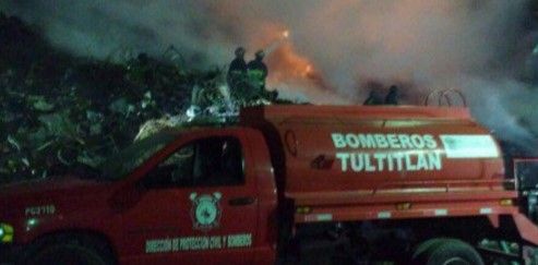 Incendio en fábrica de Tultitlán sale de control