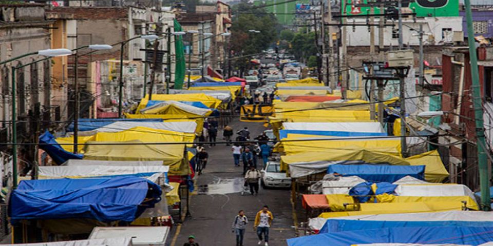Asesinan a hombre en su automóvil en Tepito