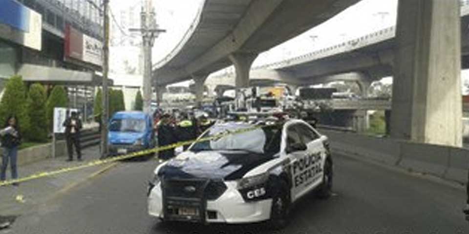 Muere policía por tiroteo en Periférico