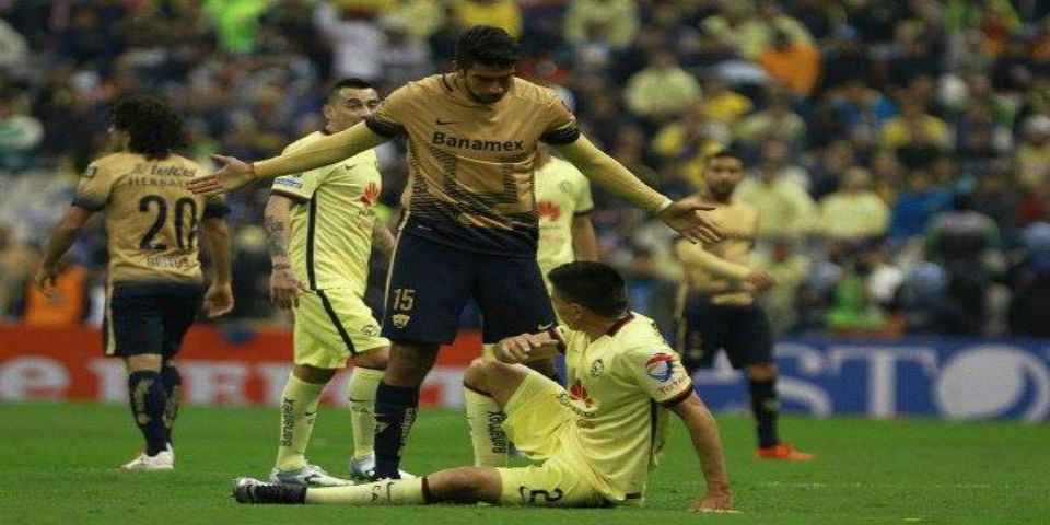 Pumas golea al América en el Azteca