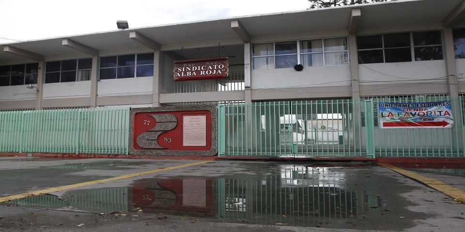 Evacúan en Ensenada a población en alto riesgo por lluvias