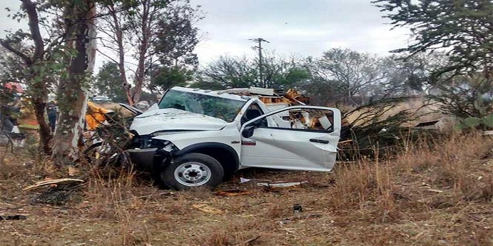 Estampa camioneta y deja dos lesionados en Aguascalientes