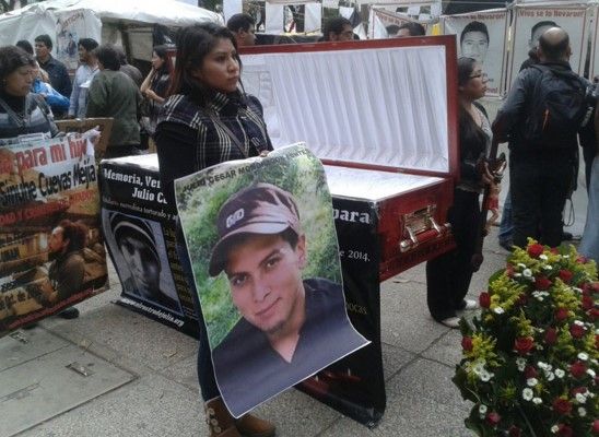 Padres de normalistas desaparecidos marchan hacia la SCJN - Ayotzinapa-16-meses-quadratin