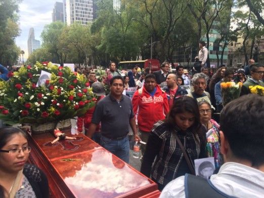 Padres de normalistas desaparecidos marchan hacia la SCJN - Ayotzinapa-16-meses-rompevientotv2