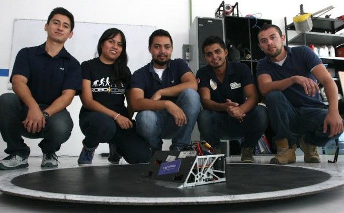Estudiantes de Puebla ganan quinto lugar en concurso de robótica en Japón