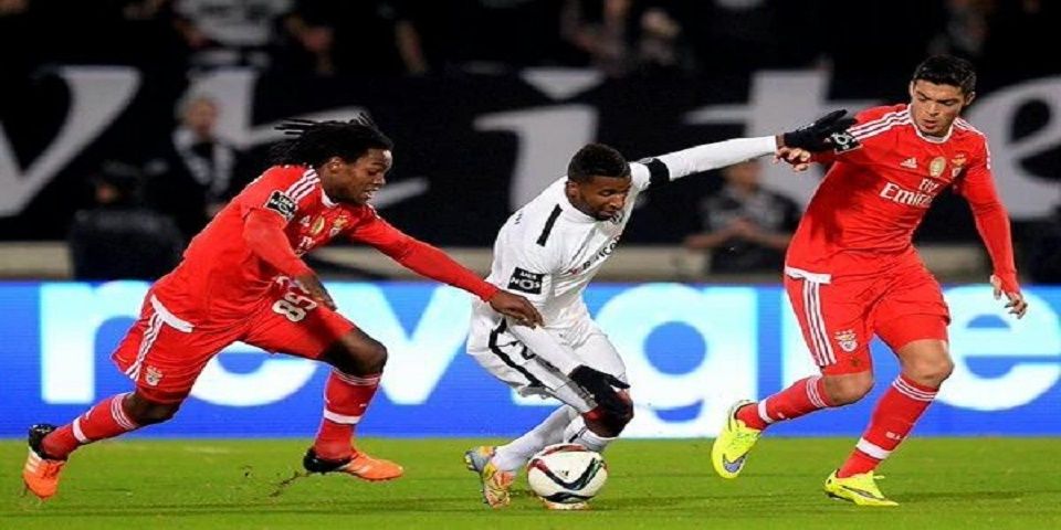 Raúl Jiménez arranca año como titular y gana con el Benfica