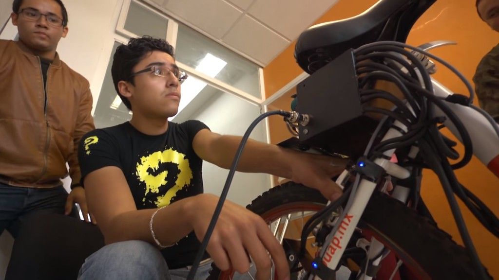 Universitarios en Puebla diseñan bicicleta generadora de electricidad - Bicicletas-BUAP2-1024x576