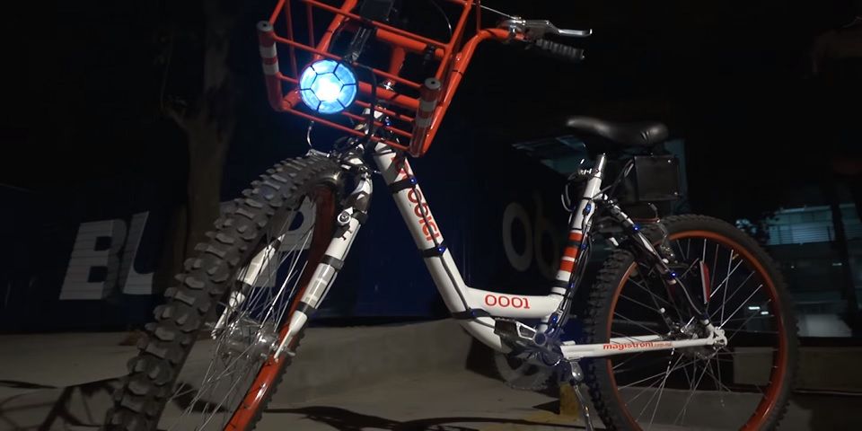 Universitarios en Puebla diseñan bicicleta generadora de electricidad