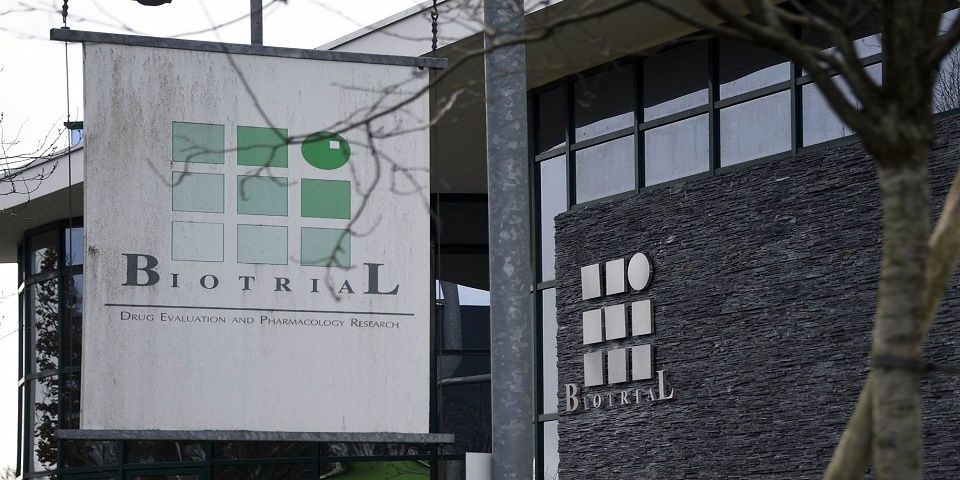 Reportan estables a las víctimas de ensayo farmacéutico en Francia