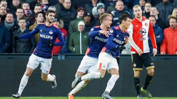 Moreno anota en victoria del PSV