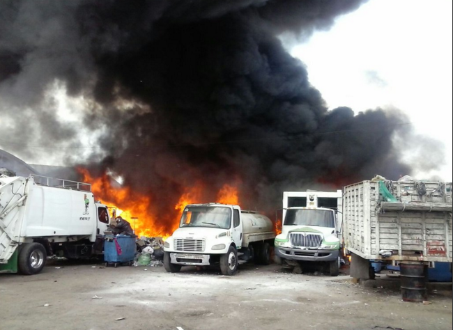 Incendio en centro de Naucalpan