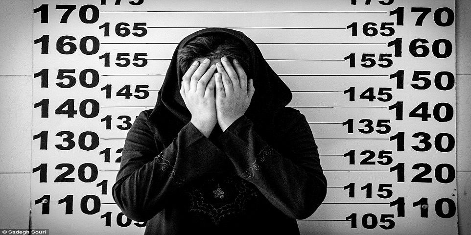 El drama de las cárceles para mujeres menores en Irán