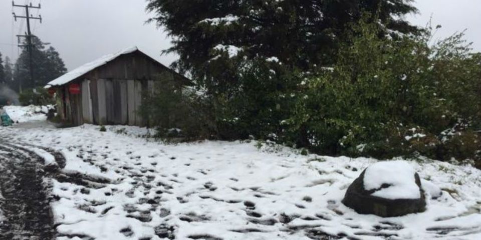 Nevada provoca el cierre de carretera al Ajusco