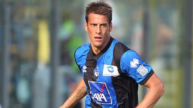 Investigan a futbolistas y directivos por evasión fiscal en Italia - German-Sabella-Seleccion-Eliminatorias-Atalanta_IECIMA20111002_0028_13