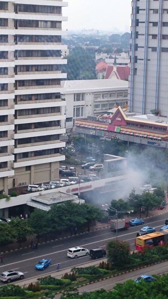 Ataques dejan al menos 7 muertos en Indonesia - INdonesia3-576x1024