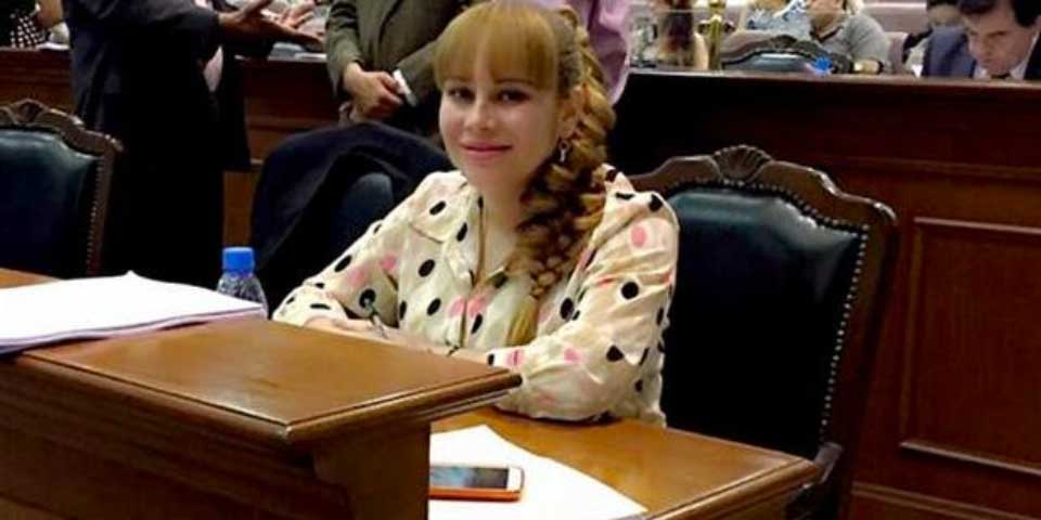 Entrega declaración por desafuero diputada ligada al Chapo