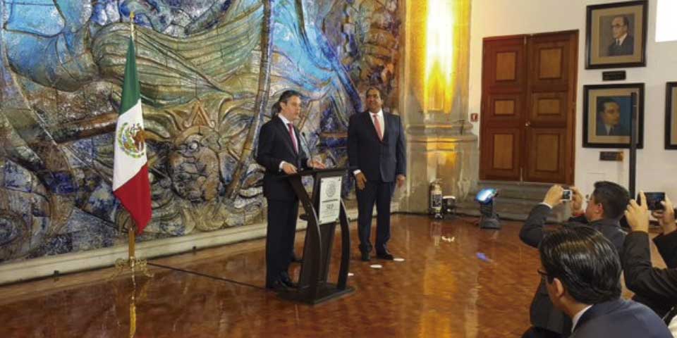 Mauricio López Velázquez, nuevo director del INEA