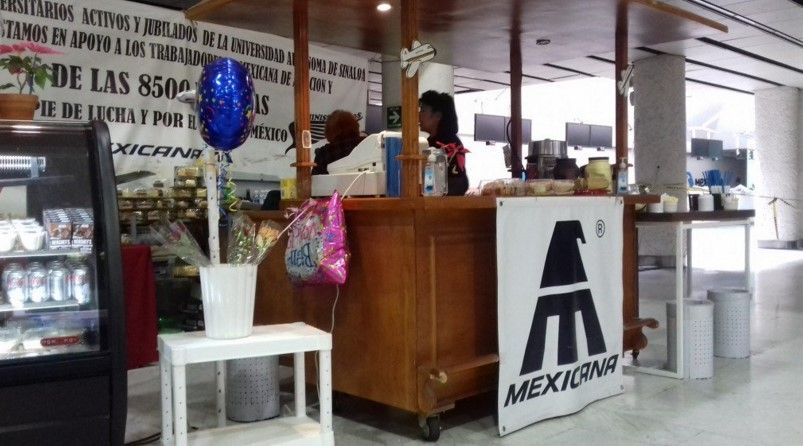 Sindicatos pactan liquidación de empleados de Mexicana de Aviación - Mexicana-Aviacion-planton-Internet