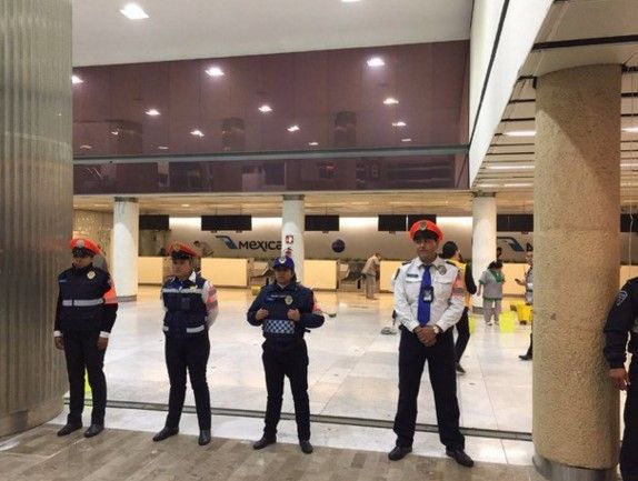 Termina plantón de jubilados de Mexicana en el AICM