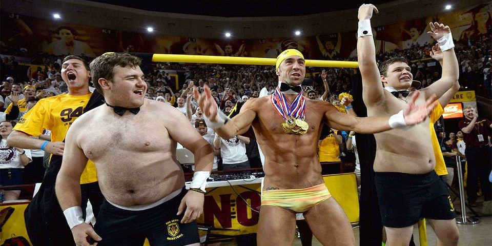 La original reaparición de Michael Phelps