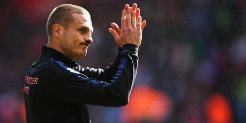 Nemanja Vidic anuncia su retiro